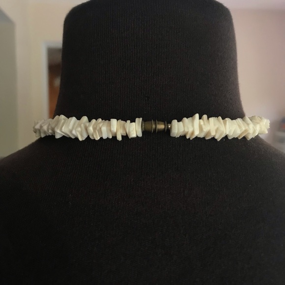 Cream Seashell Chip Necklace - Picture 2 of 2